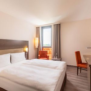 Standard Zimmer mit Kingsize-Bett